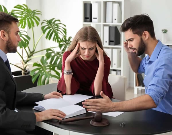 Reunión familiar con mediación legal